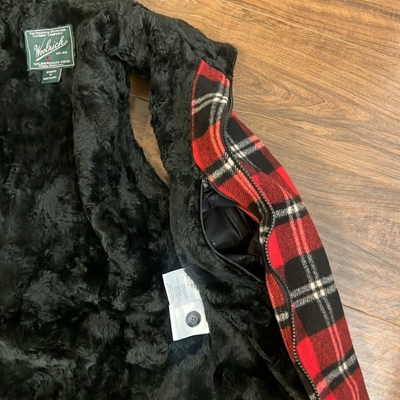Woolrich Women’s Zip Up Faux Fur Lined Wool Vest, Sz. Medium - Picture 9 of 11